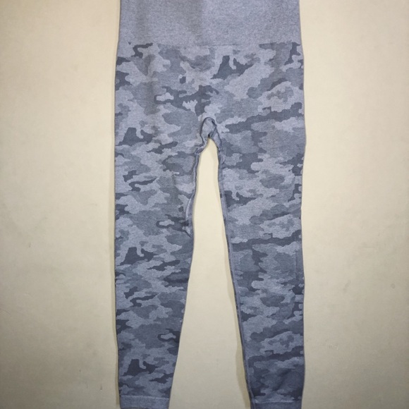 🍑 Gray Camo Seamless Women’s Leggings Large - Picture 5 of 8